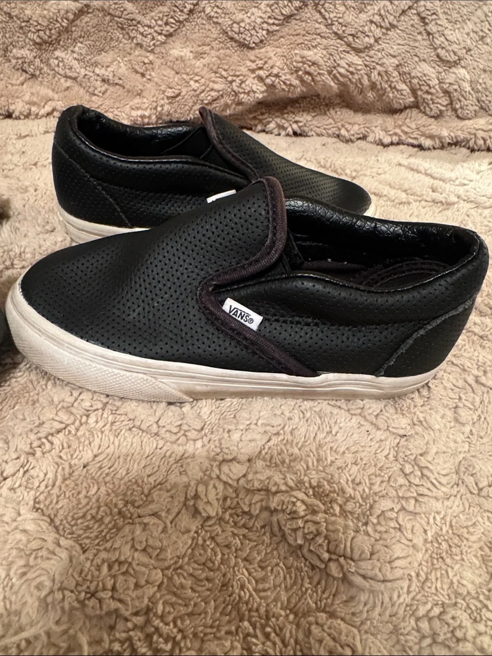 Under Armour & VANS Kids Black Sneakers with Hook-and-Loop Strap Sz9
